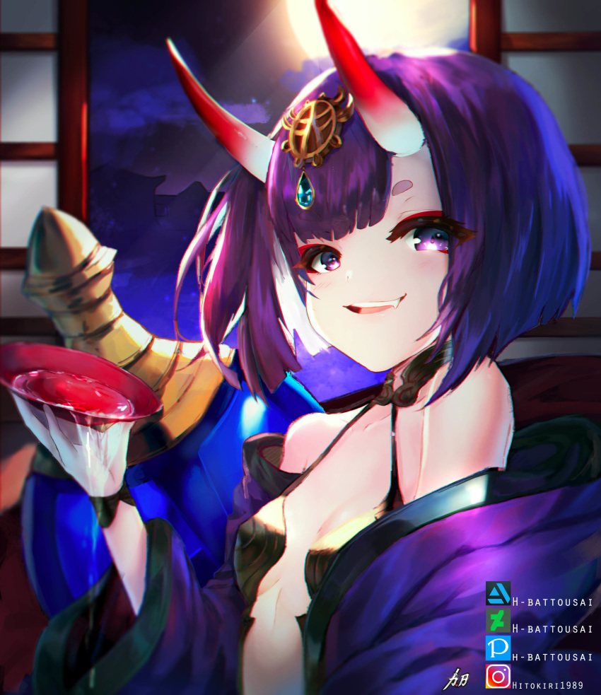 1girl absurdres alcohol bangs bare_shoulders blush bob_cut breasts bridal_gauntlets collarbone cup eyeliner fang fate/grand_order fate_(series) gourd headpiece highres hitokiri_battousai horns japanese_clothes kimono long_sleeves looking_at_viewer makeup moonlight night night_sky off_shoulder oni oni_horns open_clothes open_kimono open_mouth pouring purple_hair purple_kimono revealing_clothes sakazuki sake short_hair shuten_douji_(fate/grand_order) skin-covered_horns sky small_breasts smile violet_eyes wide_sleeves