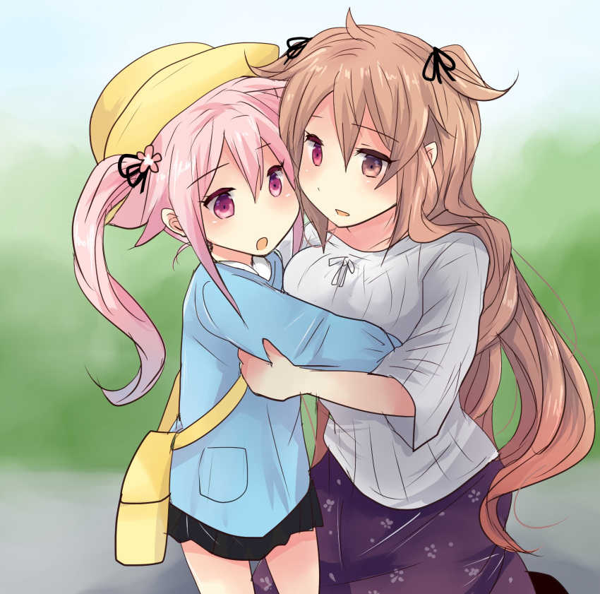 2girls alternate_costume bag bangs black_skirt blonde_hair blue_jacket blurry blurry_background blush casual child commentary_request eyebrows_visible_through_hair hair_between_eyes hair_flaps hair_ribbon harusame_(kantai_collection) hat heterochromia highres hirune_(konekonelkk) hug jacket kantai_collection kneeling long_hair looking_at_another multiple_girls murasame_(kantai_collection) open_mouth orange_eyes pink_eyes pink_hair purple_skirt red_eyes remodel_(kantai_collection) ribbon shirt shoulder_bag side_ponytail sidelocks skirt white_shirt yellow_headwear