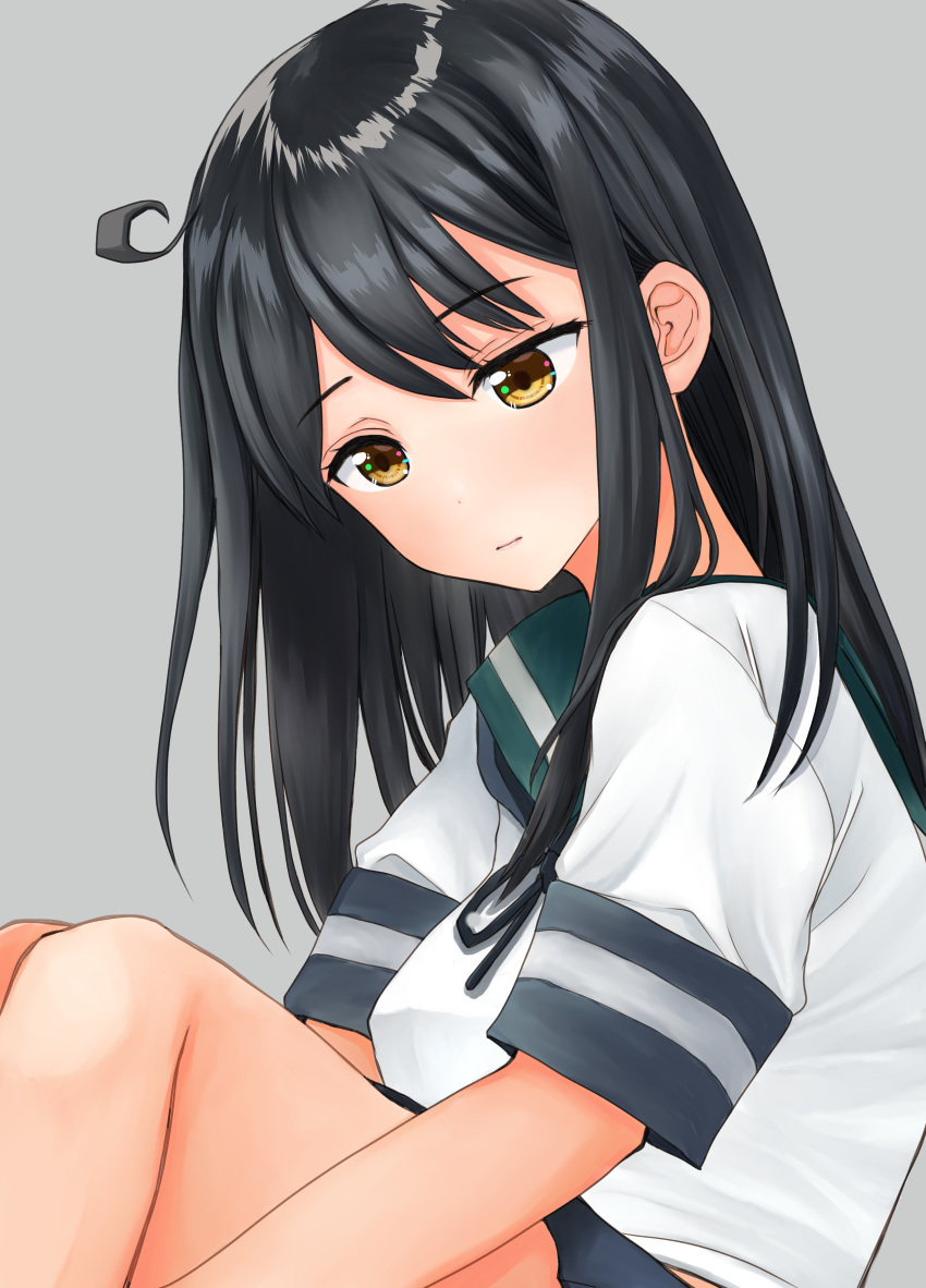 1girl absurdres ahoge black_hair blue_sailor_collar brown_eyes commentary_request grey_background highres kantai_collection long_hair momonyadayo sailor_collar simple_background sitting solo upper_body ushio_(kantai_collection)