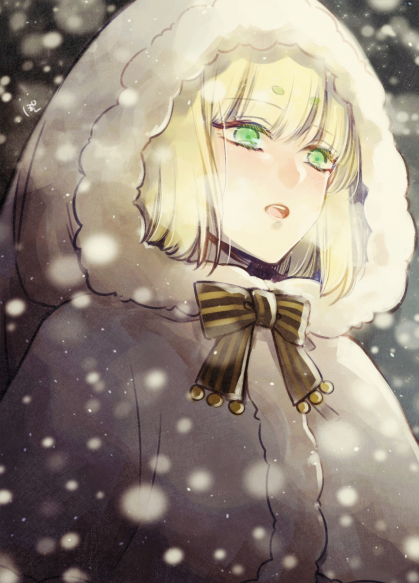 1boy blonde_hair bow brown_bow coat code:realize eyebrows_visible_through_hair finis green_eyes highres hooded_coat hoshi_no_pon night open_mouth outdoors snowing solo