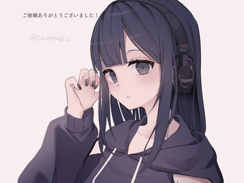 1girl bangs bare_shoulders black_hair black_hoodie brown_background closed_mouth collarbone commentary_request drawstring eyebrows_behind_hair fingernails grey_eyes grey_nails hand_up headphones highres hood hood_down hoodie long_hair long_sleeves looking_at_viewer nail_polish original puffy_long_sleeves puffy_sleeves solo translation_request tsuruse twitter_username upper_body