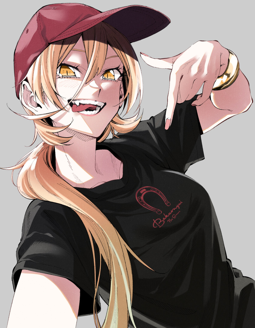 1girl bangle baseball_cap black_shirt blonde_hair blush bracelet clothes_writing commentary_request fang hair_between_eyes hat highres horseshoe jewelry long_hair looking_at_viewer nail_polish nijisanji nui_sociere open_mouth pink_nails pointing ponytail self_shot shirt simple_background smile solo t-shirt teeth vice_(kuronekohadokoheiku) virtual_youtuber yellow_eyes