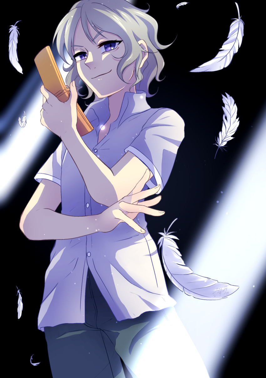 1boy absurdres black_background grey_shirt highres holding holding_phone kasuka_tamashiine kiryuu_yoshiya light_rays male_focus phone shirt silver_hair simple_background smile smirk solo standing subarashiki_kono_sekai violet_eyes white_feathers white_shirt