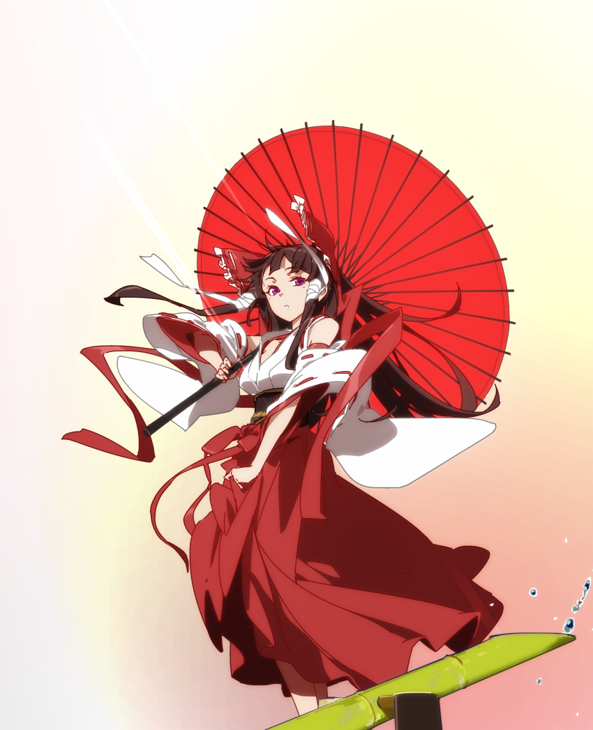 1girl bamboo bare_shoulders bow brown_hair commentary detached_sleeves hair_bow hakurei_reimu highres holding holding_umbrella light_rays long_hair looking_at_viewer oriental_umbrella parted_lips red_bow red_ribbon ribbon ribbon-trimmed_sleeves ribbon_trim sakura_sora shishi_odoshi solo touhou umbrella violet_eyes water
