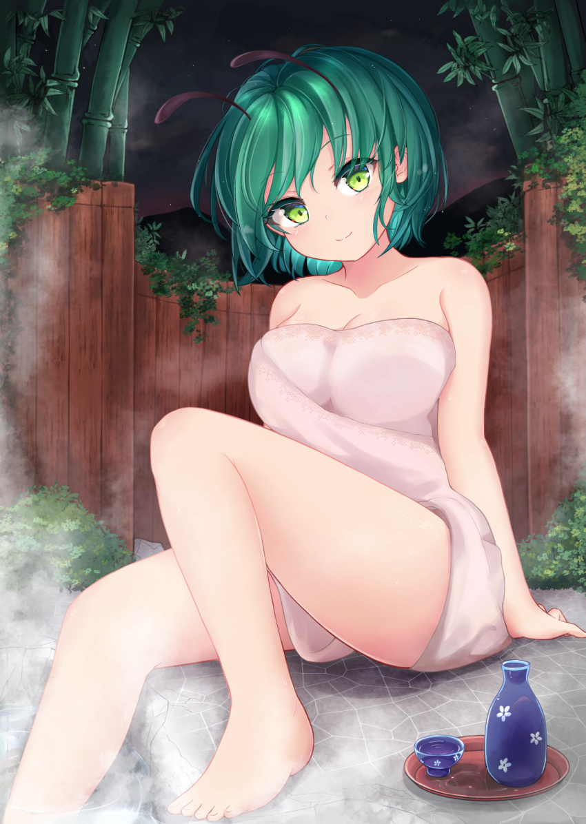 1girl adda antennae bamboo bamboo_forest barefoot bottle breasts closed_mouth cup fence forest green_eyes green_hair head_tilt highres knee_up large_breasts light_smile looking_at_viewer naked_towel nature night night_sky onsen outdoors sake_bottle short_hair sitting sky solo steam touhou towel tray wriggle_nightbug