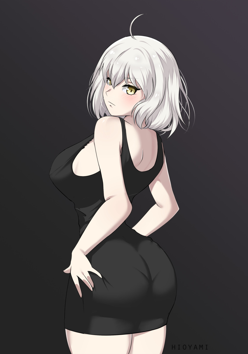 1girl absurdres ahoge ass bangs black_background black_dress breasts butt_crack cowboy_shot dress fate/grand_order fate_(series) from_behind highres hioyami jeanne_d'arc_(alter)_(fate) jeanne_d'arc_(fate)_(all) large_breasts short_hair silver_hair tsurime yellow_eyes