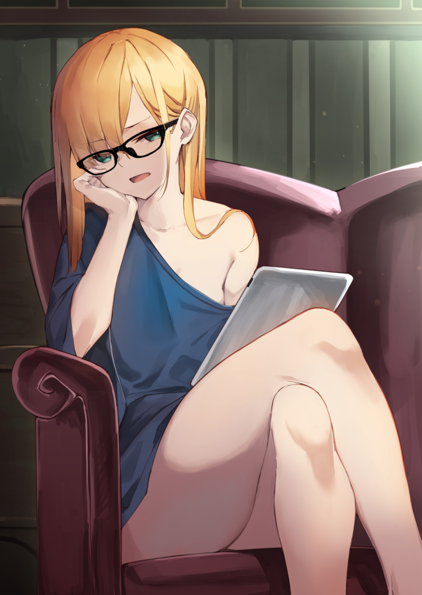 1girl arm_support bangs bare_legs bare_shoulders blonde_hair blue_dress collarbone commentary_request couch crossed_legs dress eyebrows_visible_through_hair fate_(series) feet_out_of_frame flat_chest glasses green_eyes hand_on_own_cheek highres holding indoors long_hair long_sleeves looking_at_viewer lord_el-melloi_ii_case_files off-shoulder_dress off_shoulder on_couch open_mouth reines_el-melloi_archisorte sitting solo wide_sleeves yuuuuu