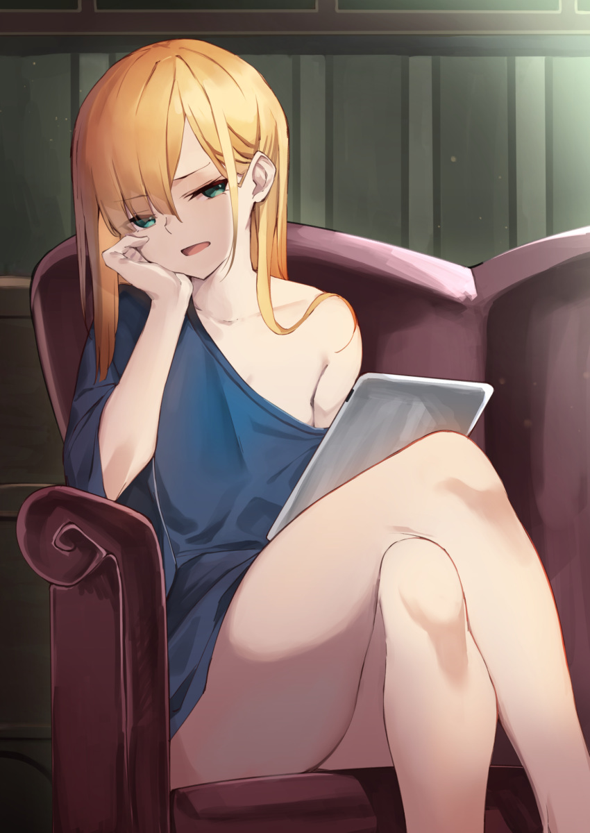 1girl arm_support bangs bare_legs bare_shoulders blonde_hair blue_dress collarbone commentary_request couch crossed_legs dress eyebrows_visible_through_hair fate_(series) feet_out_of_frame flat_chest green_eyes hand_on_own_cheek highres holding indoors long_hair long_sleeves looking_at_viewer lord_el-melloi_ii_case_files off-shoulder_dress off_shoulder on_couch open_mouth reines_el-melloi_archisorte sitting solo wide_sleeves yuuuuu