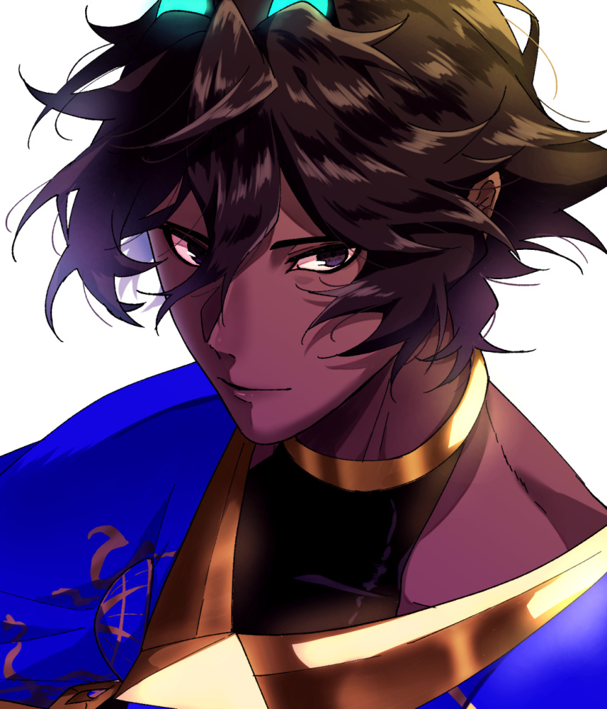 1boy arjuna_(fate/grand_order) arjuna_alter bangs black_eyes brown_hair capelet close-up dark_skin dark_skinned_male face fate/grand_order fate_(series) gloves glowing_horns hair_between_eyes highres horns hukahire0313 jewelry looking_at_viewer male_focus shiny shiny_hair simple_background solo upper_body