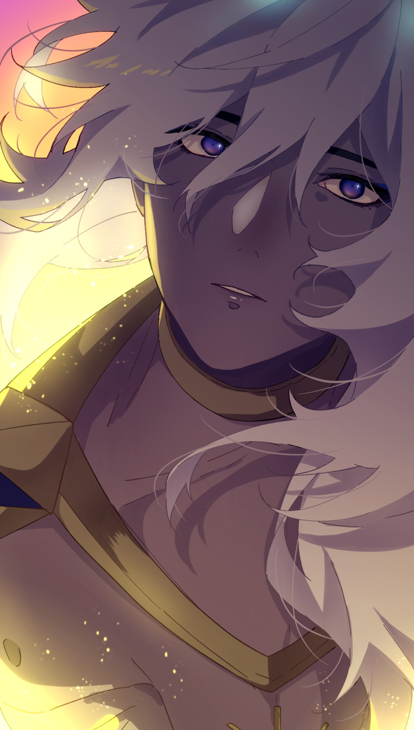 1boy alternate_eye_color arjuna_(fate/grand_order) arjuna_alter bangs bare_shoulders blue_eyes chest close-up dark_skin dark_skinned_male fate/grand_order fate_(series) gloves glowing hair_between_eyes highres hukahire0313 jewelry light light_particles long_hair looking_at_viewer male_focus nipples shiny shiny_hair shirtless simple_background solo upper_body white_hair