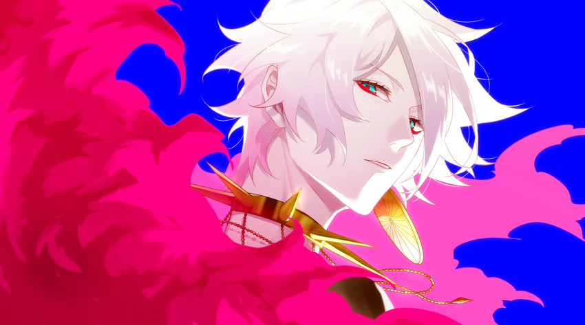1boy bangs blue_background blue_eyes close-up collar eyeshadow face fate/grand_order fate_(series) fur_collar hair_between_eyes highres hukahire0313 jewelry karna_(fate) looking_back makeup male_focus open_mouth pale_skin shiny shiny_hair simple_background single_earring solo spiked_collar spikes upper_body white_hair