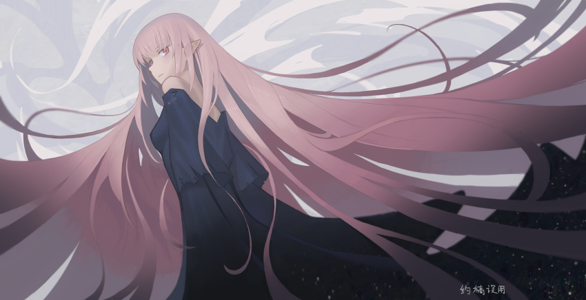 1girl absurdres bare_shoulders black_dress dress from_behind highres long_hair looking_at_viewer off-shoulder_dress off_shoulder original pink_eyes pink_hair pointy_ears solo very_long_hair yurayura