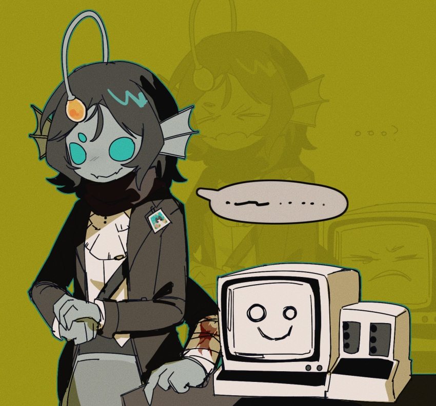 1boy anglerfish_boy ascot bandaged_arm bandages black_hair black_jacket blood blood_on_bandages blue_eyes blue_skin chinese_commentary colored_skin commentary_request computer crt different_zoom_layer extra_arms extra_eyes fangs fins fish_boy green_background head_fins highres illicium jacket kuame_03 looking_at_viewer male_focus monitor monster_boy own_hands_together painter_(pressure) pressure_(roblox) sebastian_solace short_hair skin_fangs upper_body white_ascot