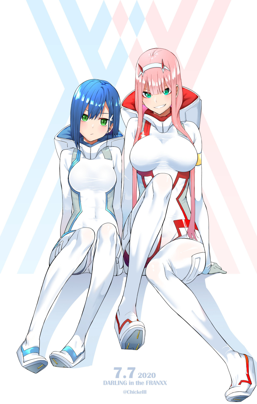 2girls :/ :d absurdres aqua_eyes arms_behind_back artist_name bangs blue_hair blunt_bangs blush bodysuit breasts chicke_iii closed_mouth commentary copyright_name covered_navel darling_in_the_franxx dated eyebrows_visible_through_hair full_body green_eyes grin hair_ornament hairband hairclip height_difference highres ichigo_(darling_in_the_franxx) knee_up large_breasts long_hair looking_at_viewer medium_breasts multicolored multicolored_background multiple_girls open_mouth pink_hair short_hair sidelocks sitting skin_tight smile teeth twitter_username very_long_hair white_bodysuit white_hairband zero_two_(darling_in_the_franxx)
