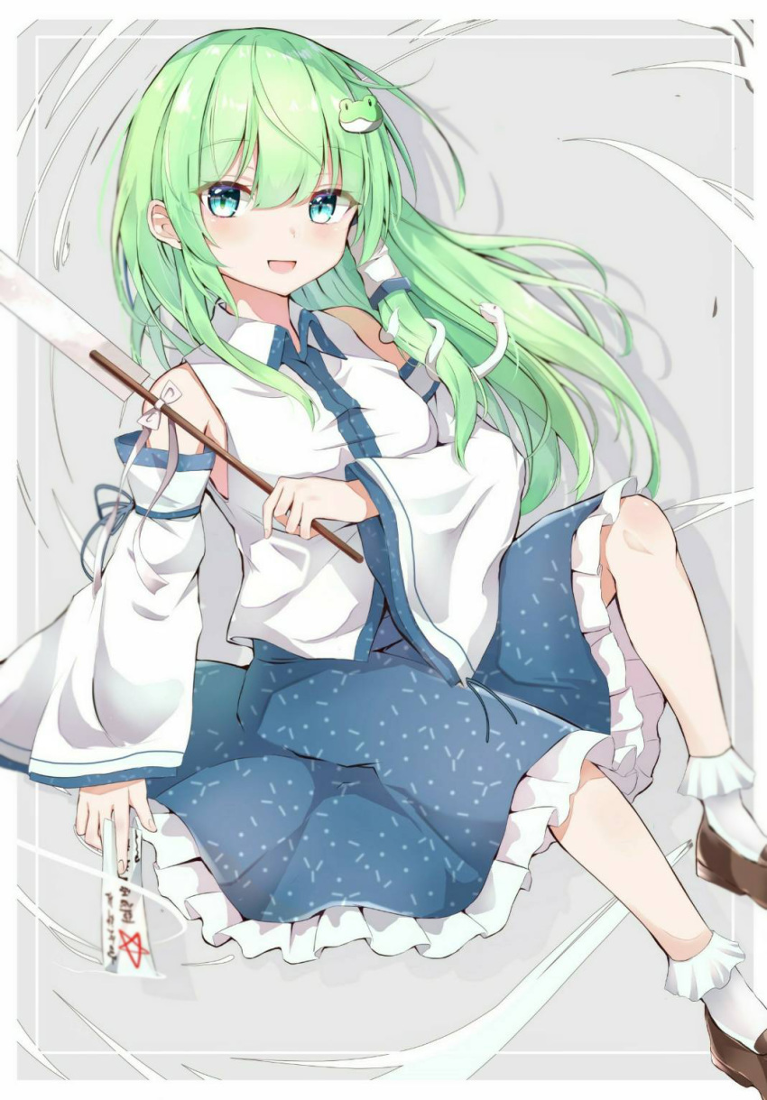 1girl ankle_socks aqua_eyes arm_across_chest arm_up between_fingers blue_skirt brown_footwear commentary_request detached_sleeves eyebrows_visible_through_hair frog_hair_ornament gohei green_hair grey_background hair_between_eyes hair_ornament hair_tubes highres holding iyo_(ya_na_kanji) knee_up kochiya_sanae leaning_back light_blush loafers long_hair looking_at_viewer nontraditional_miko ofuda open_mouth partial_commentary shoes simple_background sitting skirt snake_hair_ornament solo star_(symbol) touhou very_long_hair white_legwear