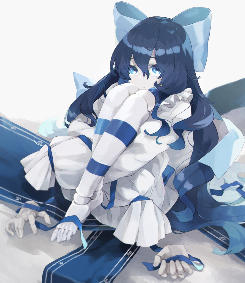 1girl absurdres barefoot black_hair blue_eyes bow doll doll_joints dress expressionless feet highres huge_filesize joints kase_(kurimuzone_oruta) knees_to_chest knees_up leg_hug legs little_witch_nobeta long_hair pale_skin ribbon self_hug sitting sleeves_past_wrists solo tania_(little_witch_nobeta) toes white_dress