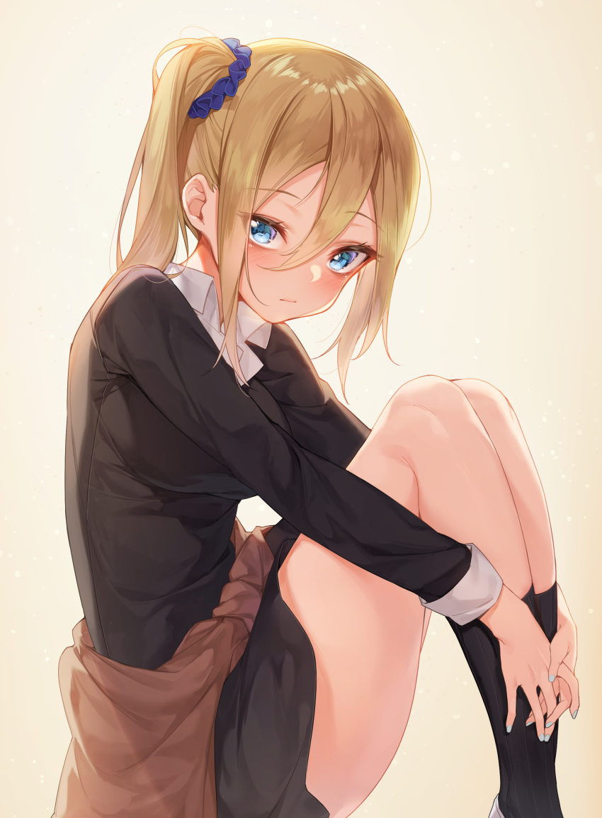 1girl absurdres aqua_nails black_dress black_legwear blonde_hair blue_eyes blush breasts closed_mouth clothes_around_waist commentary dress eyebrows_visible_through_hair feet_out_of_frame from_side grey_background hair_between_eyes hair_ornament hair_scrunchie hayasaka_ai highres jacket_around_waist kaguya-sama_wa_kokurasetai_~tensai-tachi_no_renai_zunousen~ kneehighs knees_up long_hair long_sleeves looking_at_viewer looking_to_the_side medium_breasts mokew nail_polish own_hands_together scrunchie side_ponytail sidelocks simple_background sitting solo thighs wing_collar
