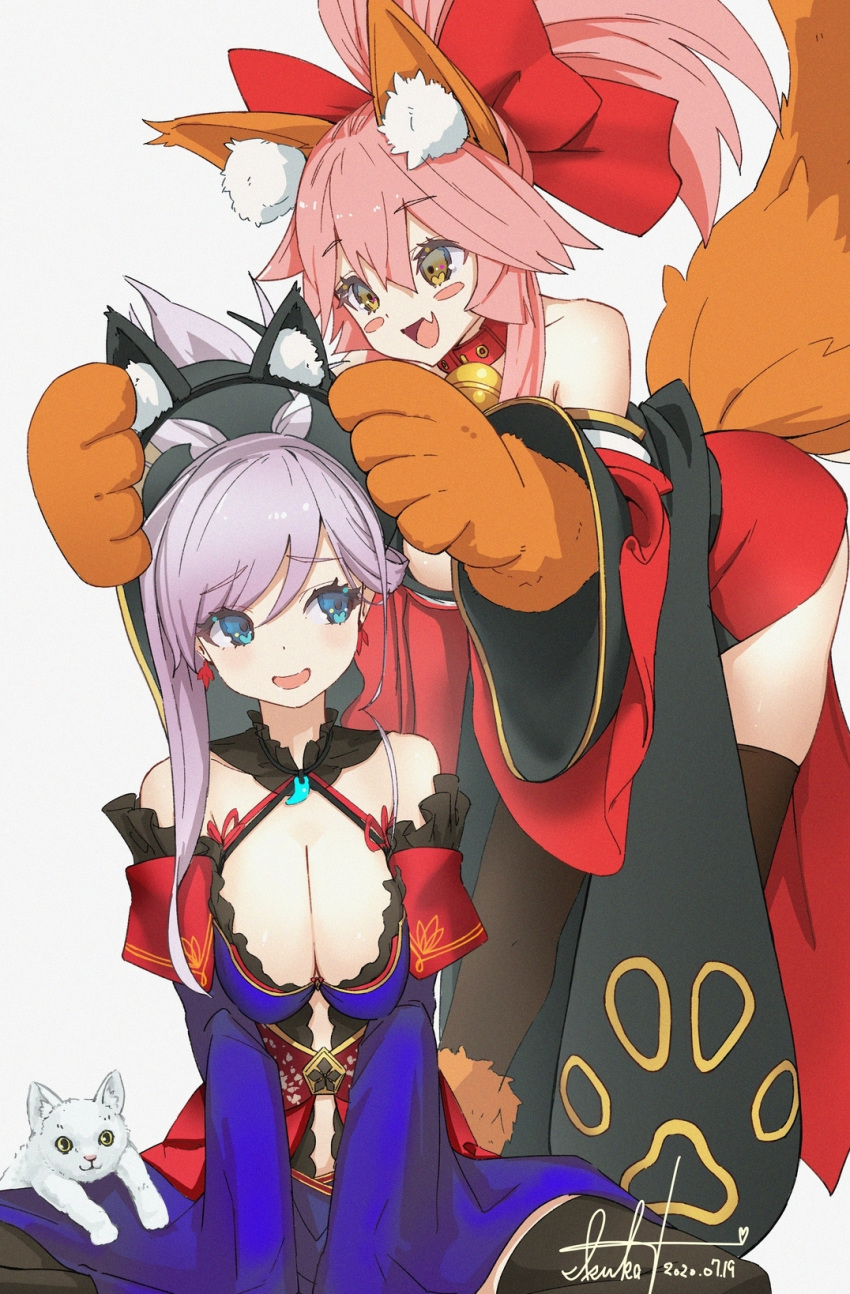 2girls animal animal_ear_fluff animal_ears asymmetrical_hair bare_shoulders bell bell_collar black_legwear blue_eyes blue_kimono blush blush_stickers breasts cat cat_paws collar collarbone coppelia_(futamine) detached_sleeves earrings eyebrows_visible_through_hair fang fate/grand_order fate_(series) fox_ears fox_girl fox_tail gloves hair_ornament hair_ribbon highres japanese_clothes jewelry jingle_bell kimono large_breasts leaf_print long_hair maple_leaf_print miyamoto_musashi_(fate/grand_order) multiple_girls obi paw_gloves paw_shoes paws pink_hair ponytail red_kimono red_ribbon ribbon sash shoes simple_background sitting skin_fang sleeveless sleeveless_kimono tail tamamo_(fate)_(all) tamamo_cat_(fate) thigh-highs white_background wide_sleeves yellow_eyes