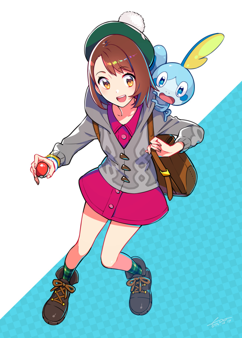 1girl backpack bag boots brown_backpack brown_footwear brown_hair cardigan collared_dress commentary_request dress dynamax_band fingernails gen_8_pokemon green_headwear green_legwear grey_cardigan highres holding holding_poke_ball on_shoulder open_mouth orange_eyes pink_dress poke_ball poke_ball_(basic) pokemon pokemon_(creature) pokemon_(game) pokemon_on_shoulder pokemon_swsh sobble tam_o'_shanter teeth tongue upper_teeth wedo yuuri_(pokemon)