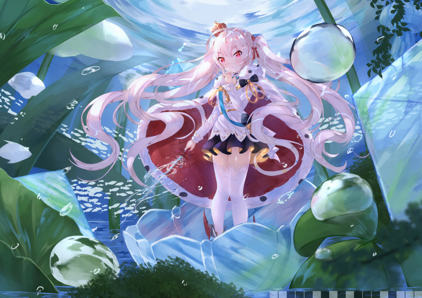 1girl azur_lane black_skirt cape crown floating_hair fur-trimmed_cape fur_trim highres long_hair medal mini_crown naycot red_cape red_eyes skirt thigh-highs underwater valiant_(azur_lane) very_long_hair white_hair white_legwear zettai_ryouiki