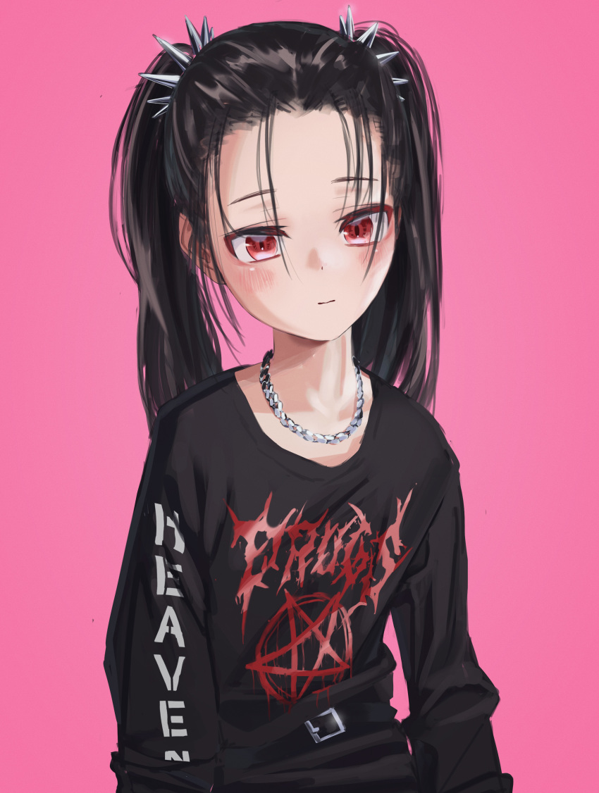 1girl absurdres belt black_belt black_hair blush chain_necklace closed_mouth clothes_writing forehead highres long_sleeves looking_at_viewer nadegata original pentacle pink_background red_eyes simple_background smile solo twintails