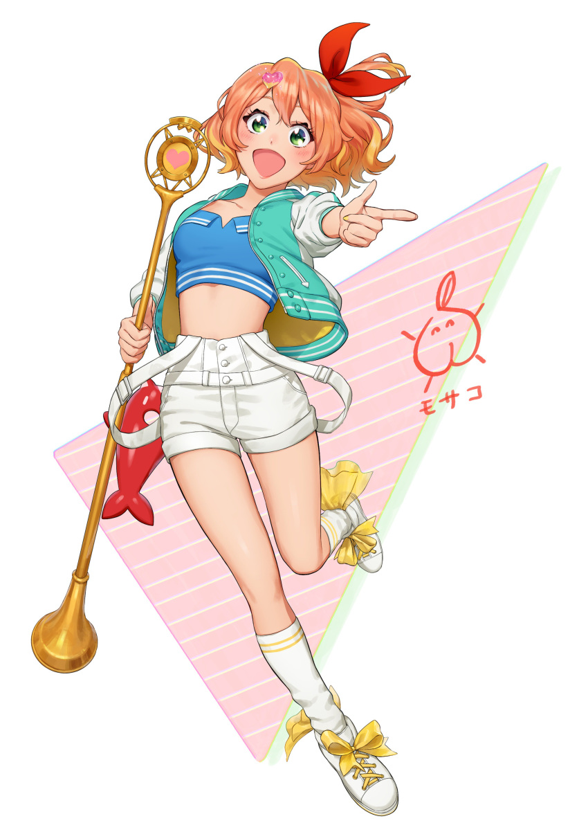 1girl :d absurdres aqua_jacket bangs blonde_hair blush bow brown_hair collarbone crop_top freyja_wion full_body green_eyes hair_between_eyes hair_bow hair_ornament heart heart_hair_ornament highres holding holding_microphone_stand index_finger_raised jacket kneehighs leg_up long_hair looking_at_viewer macross macross_delta microphone_stand mosako multicolored_hair one_side_up open_clothes open_jacket open_mouth red_bow short_shorts shorts simple_background smile solo suspender_shorts suspenders two-tone_hair white_background white_footwear white_legwear white_shorts white_sleeves