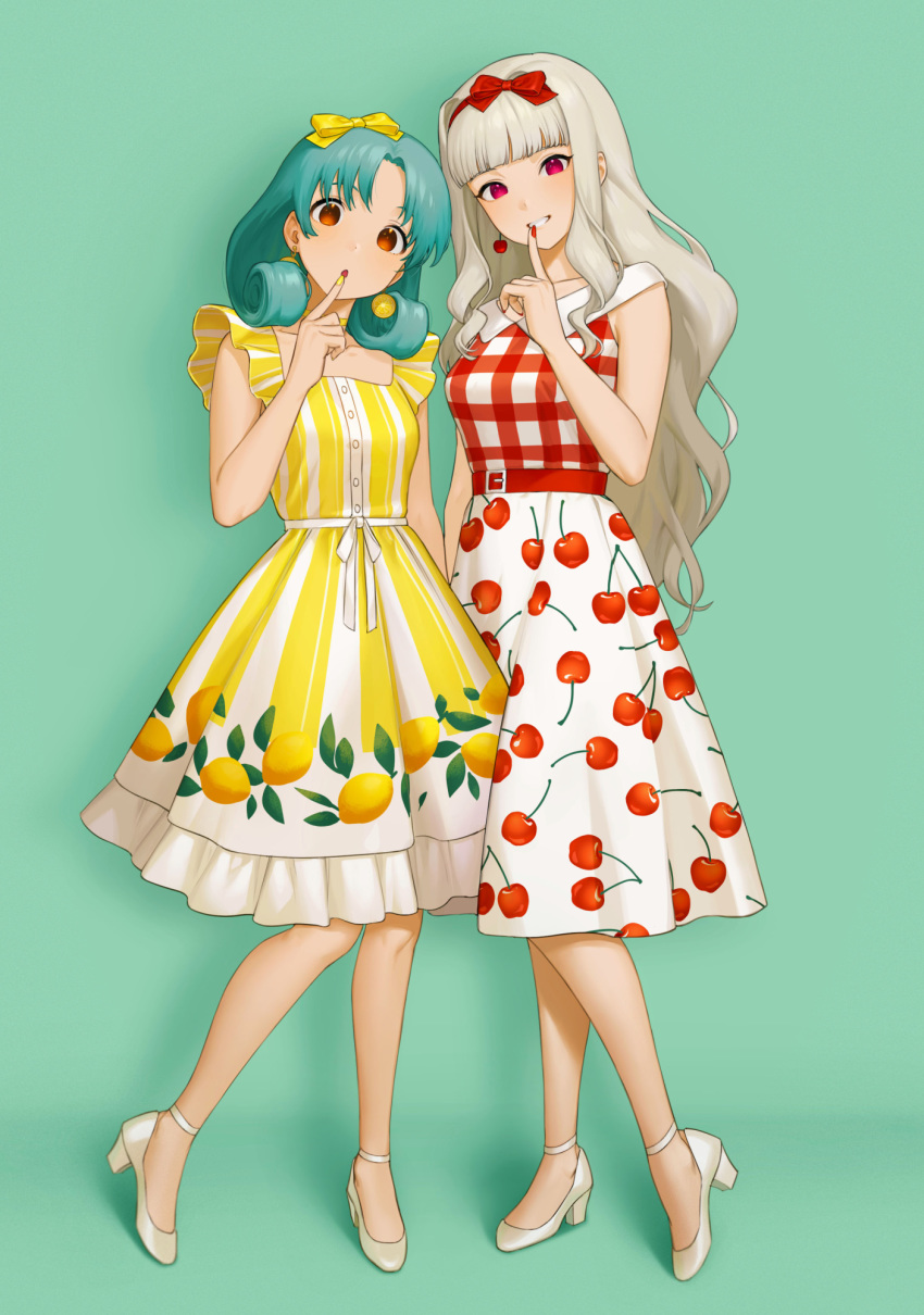 2girls :o aqua_hair arm_at_side bangs bare_arms belt bow bow_hairband breasts brown_eyes buttons cherry_earrings cherry_print choker collarbone commentary_request curly_hair dress earrings finger_to_mouth fingernails food_print food_themed_earrings frilled_dress frilled_sleeves frills full_body green_background hair_bow hairband hand_up head_tilt high_heels highres idolmaster idolmaster_(classic) idolmaster_million_live! index_finger_raised jewelry lemon_earrings lemon_print long_hair looking_at_viewer medium_breasts medium_hair mimizubare multiple_girls nail_polish parted_bangs parted_lips pink_eyes print_dress pumps red_bow red_dress red_hairband red_nails shadow shijou_takane shoes sidelocks silver_hair simple_background sleeveless sleeveless_dress smile standing striped striped_dress tokugawa_matsuri wavy_hair white_dress white_footwear yellow_bow yellow_choker yellow_dress yellow_nails