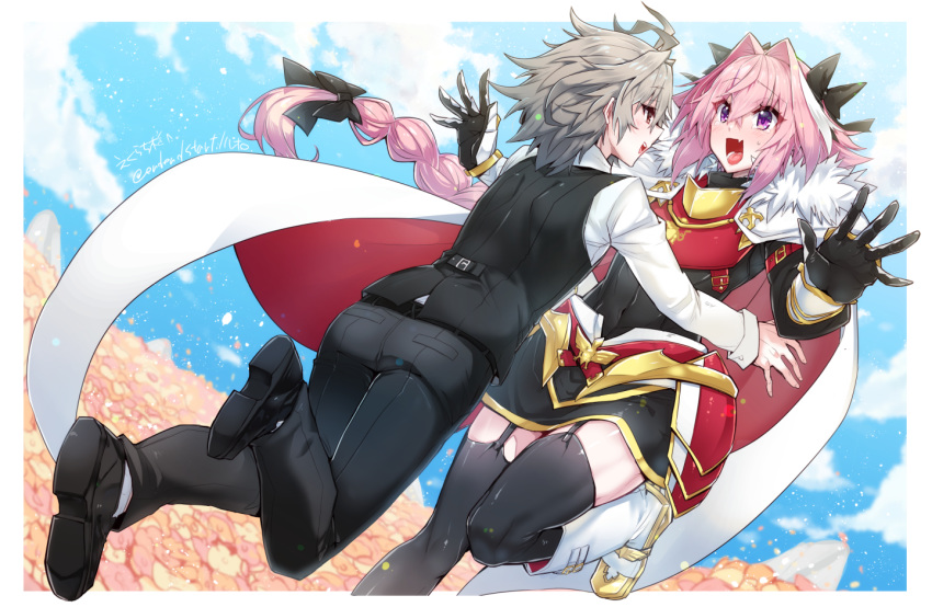 2boys astolfo_(fate) back boots braid braided_ponytail clouds commentary_request covered_navel day eyebrows_visible_through_hair eyes_visible_through_hair fang fate/grand_order fate_(series) gauntlets grey_hair hair_between_eyes haoro highlights long_hair multicolored_hair multiple_boys open_mouth otoko_no_ko outdoors pants pink_hair purple_hair sieg_(fate/apocrypha) skin_fang sky thigh-highs tongue two-tone_hair white_hair zettai_ryouiki