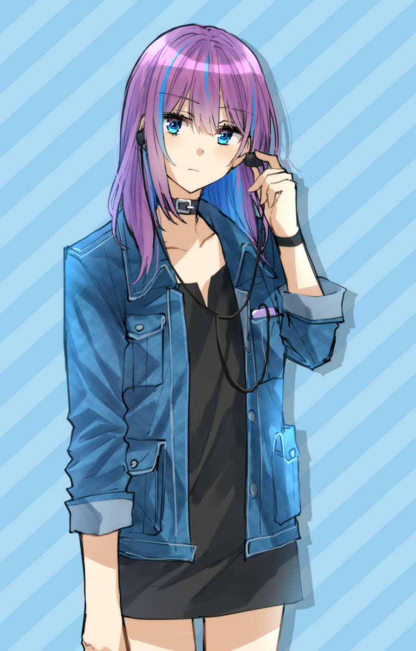 1girl bangs blue_eyes blue_hair blue_jacket breast_pocket closed_mouth collar collarbone earphones earphones highres holding holding_earphones jacket looking_at_viewer multicolored_hair open_clothes open_jacket original pocket sidelocks single_earphone_removed solo somechime_(sometime1209) standing streaked_hair