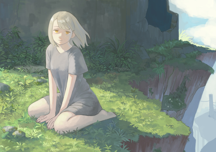 1girl arms_between_legs between_legs blonde_hair cliff commentary day expressionless fantasy grass grey_shirt hand_between_legs highres looking_at_viewer moss original outdoors plant rock ruins shirt short_hair short_sleeves sitting solo sunlight turquoise_iro wariza yellow_eyes