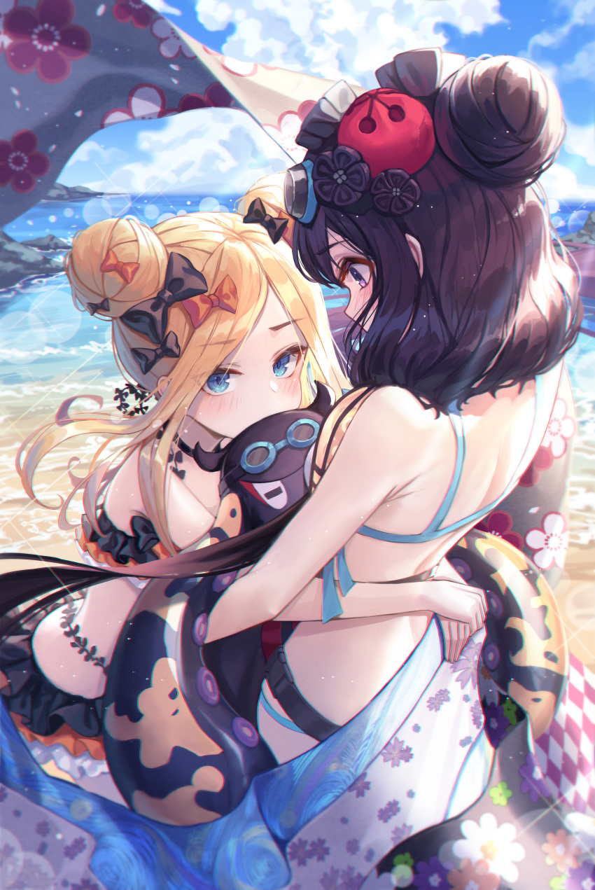 2girls abigail_williams_(fate/grand_order) absurdres back bangs bare_shoulders beach belt bikini black_bikini black_bow black_skirt blonde_hair blue_eyes blue_sky blush bow breasts chyopeuteu double_bun emerald_float fate/grand_order fate_(series) forehead frilled_bikini frills goggles goggles_on_head hair_bun hair_ornament highres hug huge_filesize katsushika_hokusai_(fate/grand_order) katsushika_hokusai_(swimsuit_saber)_(fate) long_hair looking_at_viewer microskirt multiple_bows multiple_girls obi ocean octopus orange_bow parted_bangs purple_hair sash shore sidelocks skirt sky small_breasts swimsuit thighs tokitarou_(fate/grand_order) white_bikini