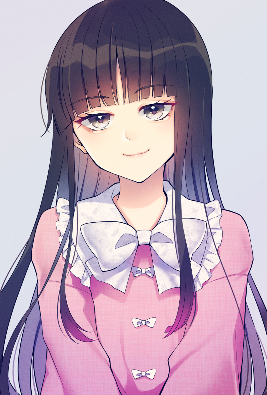 1girl bangs black_eyes black_hair blunt_bangs bow bowtie collared_shirt ears eyebrows_visible_through_hair flat_chest highres hime_cut houraisan_kaguya japanese_clothes kaede_(mmkeyy) lips long_hair long_sleeves looking_at_viewer pink_shirt shirt simple_background touhou very_long_hair white_bow white_neckwear wide_sleeves