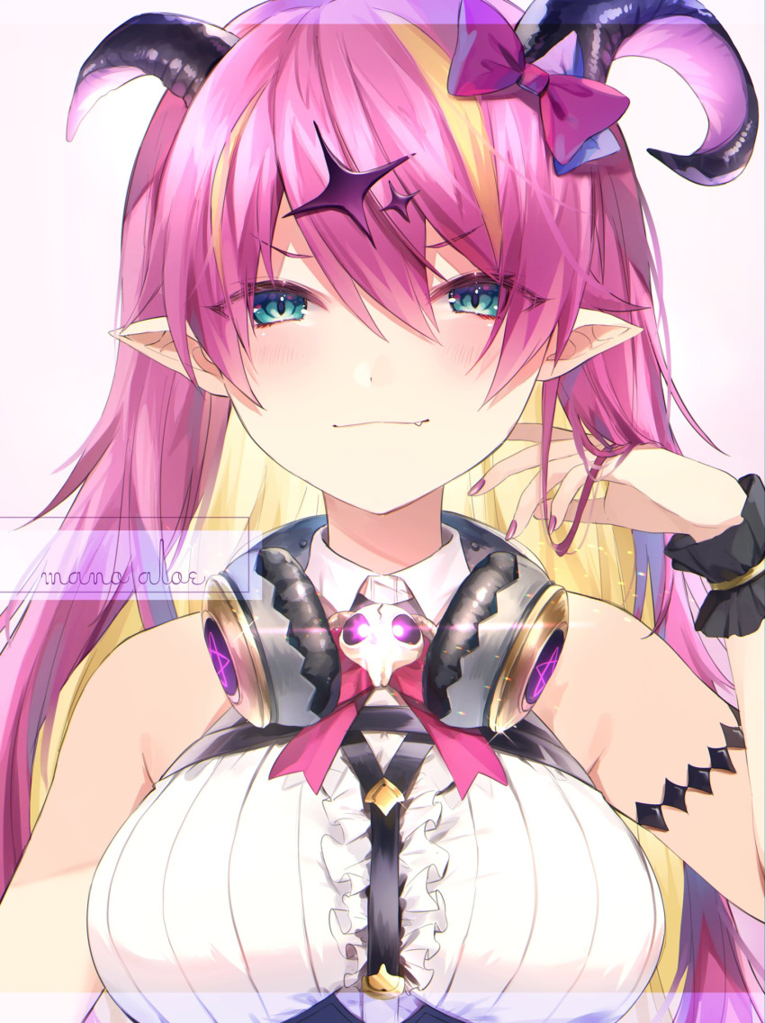 1girl asymmetrical_horns bare_shoulders blonde_hair blush breasts character_name demon_horns eyebrows_visible_through_hair fang fang_out green_eyes hair_between_eyes hair_ornament hand_up harui_(hr_x9_) headphones headphones_around_neck highres hololive horns long_hair looking_at_viewer mano_aloe multicolored_hair pink_hair pointy_ears purple_nails sleeveless smile solo two-tone_hair virtual_youtuber