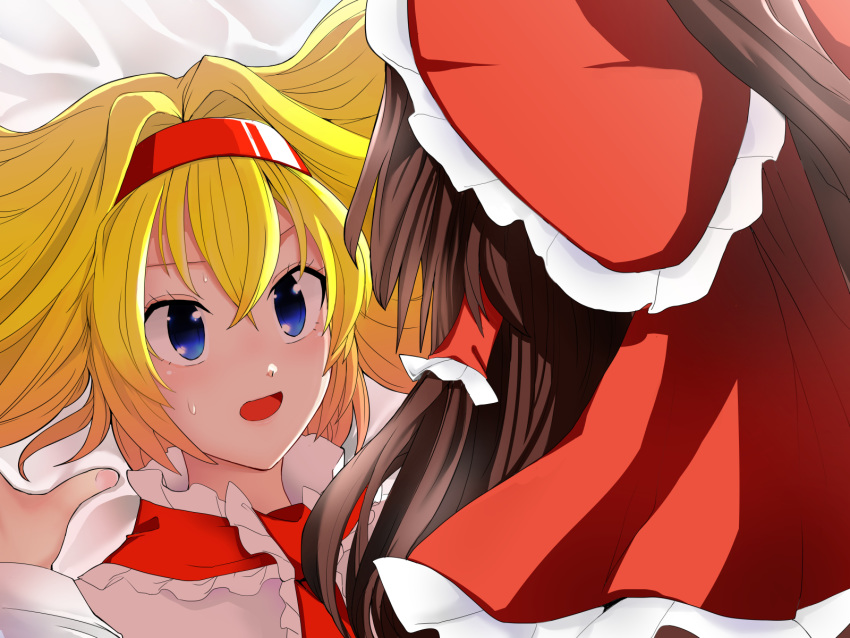 2girls alice_margatroid blonde_hair blue_eyes blush bow brown_hair commentary_request hair_between_eyes hair_bow hair_tubes hairband hakurei_reimu highres looking_at_another medium_hair multiple_girls open_mouth red_bow red_hairband sei_(kaien_kien) sweat touhou yuri