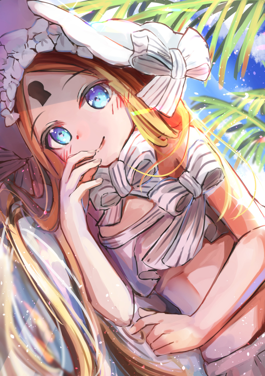 1girl abigail_williams_(fate/grand_order) abigail_williams_(swimsuit_foreigner)_(fate) bangs bare_shoulders bikini blonde_hair blue_eyes blue_sky blush bonnet bow breasts closed_mouth fate/grand_order fate_(series) forehead hair_bow hair_rings highres keyhole long_hair looking_at_viewer lying minertime miniskirt on_side palm_tree parted_bangs sidelocks skirt sky small_breasts smile swimsuit tree twintails very_long_hair white_bikini white_bow white_headwear