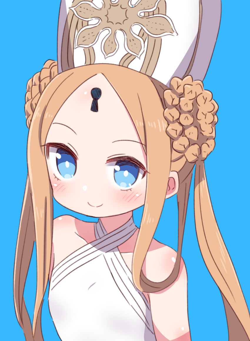 1girl abigail_williams_(fate/grand_order) abigail_williams_(swimsuit_foreigner)_(fate) bangs bare_shoulders blue_background blue_eyes blush braid closed_mouth collarbone commentary_request double_bun eyebrows_visible_through_hair fate/grand_order fate_(series) hat highres keyhole long_hair looking_at_viewer naga_u one-piece_swimsuit parted_bangs sidelocks simple_background smile solo swimsuit twin_braids twintails upper_body very_long_hair white_headwear white_swimsuit