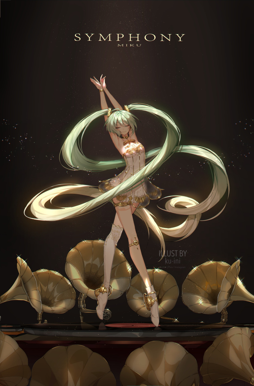 1girl absurdres ahoge armpits arms_up asymmetrical_legwear ballerina bangs bare_shoulders black_background blonde_hair bracelet breasts character_name choker collarbone dancing dress elbow_gloves english_commentary facing_viewer floating_hair full_body gloves green_hair hair_ornament hatsune_miku highres jewelry ku-ini layered_dress light_particles long_hair miku_symphony_(vocaloid) own_hands_together phonograph plantar_flexion ribbon see-through single_sock single_thighhigh small_breasts smile socks solo sparkle standing strapless strapless_dress thigh-highs thighlet twintails very_long_hair vocaloid white_dress white_footwear white_gloves white_legwear yellow_ribbon