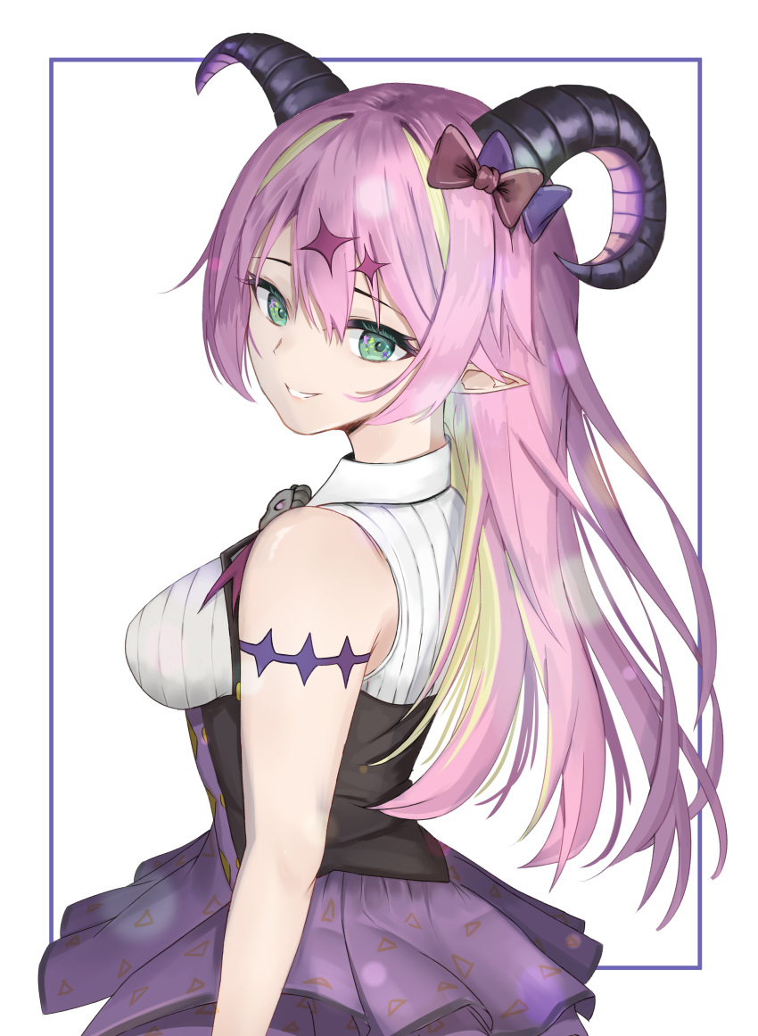 1girl absurdres asymmetrical_horns blonde_hair bow breasts colored_inner_hair curled_horns demon_girl demon_horns green_eyes highres hololive horn_bow horns inorii mano_aloe medium_breasts multicolored_hair pink_hair pointy_ears smile solo succubus two-tone_hair virtual_youtuber