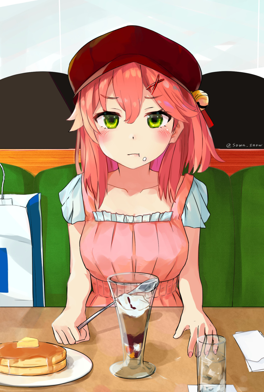 alternate_costume bag bell blush collarbone drink food food_on_face green_eyes hair_bell hair_ornament hairclip hat highres holding holding_spoon hololive pancake pink_hair plate restaurant sakura_miko shopping_bag sitting sowa_snow spoon virtual_youtuber x_hair_ornament