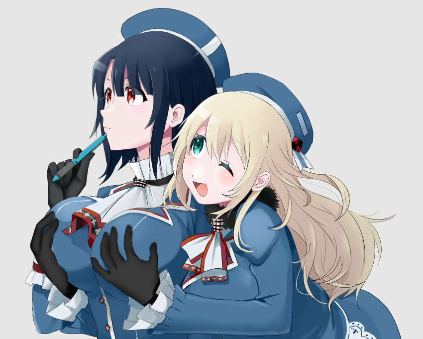 2girls absurdres ascot atago_(kantai_collection) beret black_gloves black_hair blonde_hair blue_headwear breast_grab breasts commentary_request from_behind gloves grabbing green_eyes grey_background groping hat highres kantai_collection large_breasts long_hair military military_uniform multiple_girls one_eye_closed pen red_eyes short_hair simple_background smile takao_(kantai_collection) toriniku_senshi_chikinman uniform upper_body white_neckwear