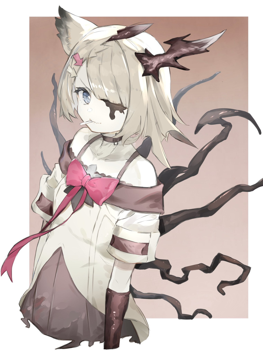 1girl animal_ears bare_shoulders blonde_hair blue_eyes borrowed_character bow brown_choker brown_gloves brown_neckwear chimera_(toridamono) choker closed_mouth collarbone elbow_gloves fang gloves gradient gradient_background hair_ornament hair_over_one_eye hairclip highres horns original pink_bow ryou_(ponpgo) short_hair single_elbow_glove single_glove sketch sleeves_rolled_up smile solo