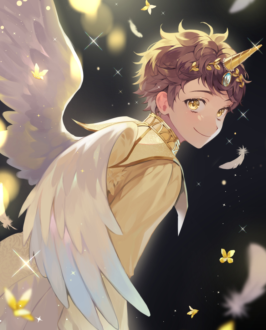 1boy angel_wings bishounen black_background blurry bokeh brown_hair coat commentary depth_of_field ensemble_stars! falling_feathers falling_petals feathers gold_choker gold_trim happy highres laurel_crown light_particles long_sleeves looking_at_viewer looking_back male_focus myrpo official_alternate_costume petals puritan_collar short_hair smile solo sparkle symbol-only_commentary tenma_mitsuru unicorn_horn upper_body white_wings wings yellow_coat yellow_eyes