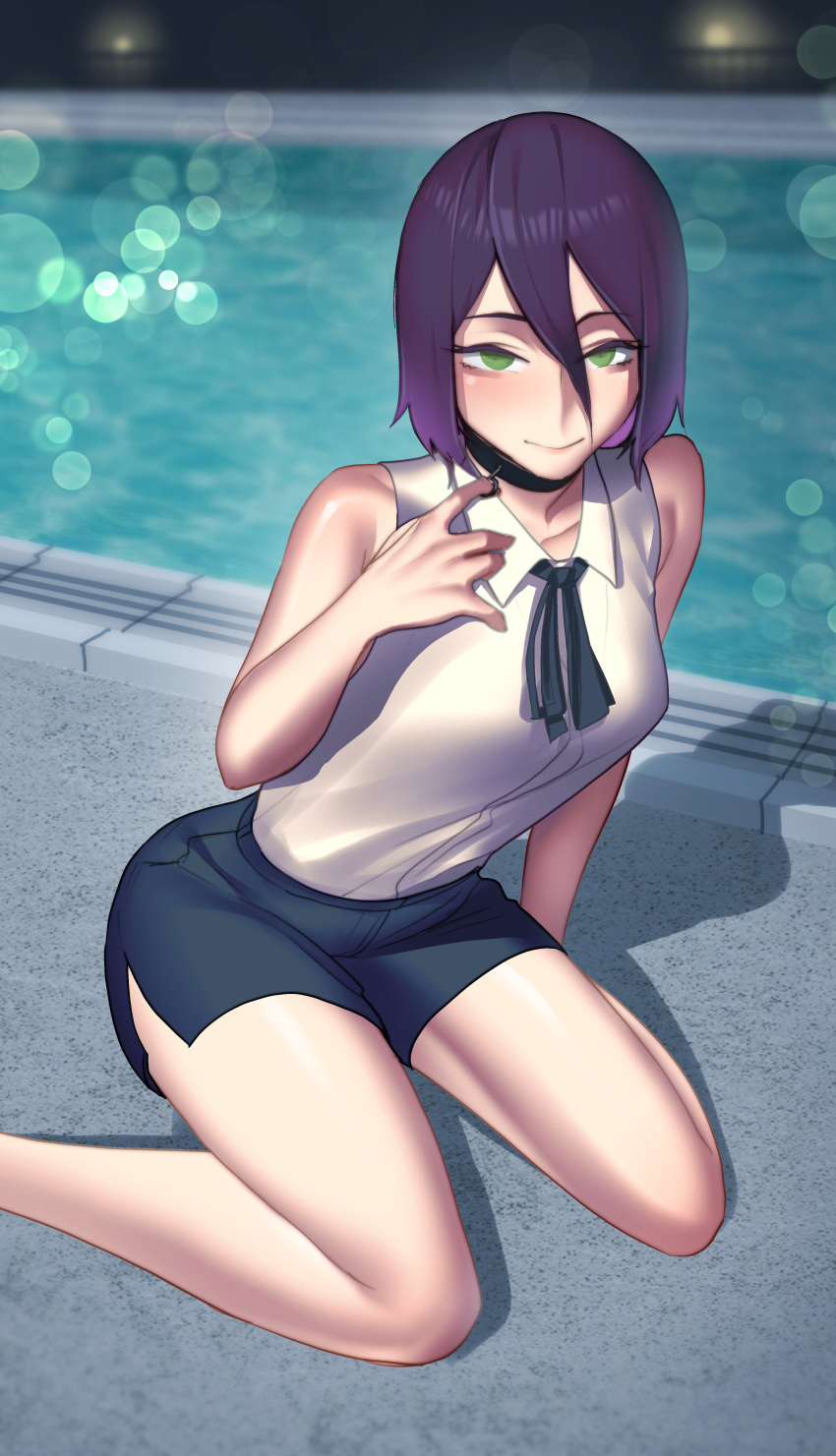 1girl absurdres bare_arms black_choker black_shorts blurry blurry_background blush breasts chainsaw_man choker collarbone collared_shirt commentary_request feet_out_of_frame green_eyes hair_between_eyes highres huge_filesize legs lens_flare looking_at_viewer medium_breasts medium_hair necktie pool poolside rakuga_kiya reze_(chainsaw_man) shiny shiny_hair shirt shirt_tucked_in shorts sitting sleeveless sleeveless_shirt smile solo wariza white_shirt