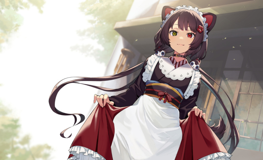 1girl animal_ears apron bangs black_kimono blunt_bangs blush buckle building cat_ears closed_mouth collar commentary_request day eyebrows_visible_through_hair flower hair_flower hair_ornament heterochromia inui_toko japanese_clothes kimono kouda_hayato_(e-gis) long_hair long_sleeves looking_at_viewer low_twintails maid_headdress nijisanji outdoors red_eyes red_flower red_skirt skirt smile solo twintails virtual_youtuber wa_maid waist_apron white_apron yellow_eyes