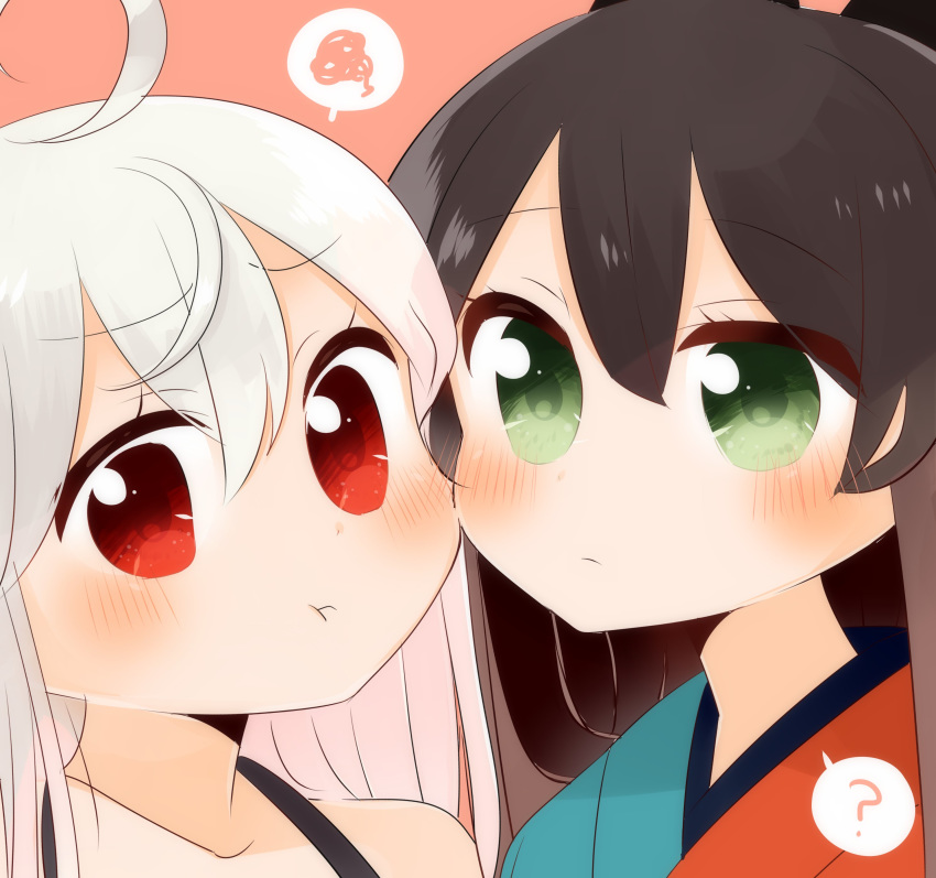 2girls ? absurdres ahoge black_bow black_hair black_shirt blush bow cheek-to-cheek chiya_(urara_meirochou) collarbone green_eyes hair_between_eyes hair_bow highres japanese_clothes kimono long_hair multicolored multicolored_clothes multicolored_kimono multiple_girls pout red_eyes ribbon shirt silver_hair simple_background sleeveless sleeveless_shirt tank_top tasogaren_212 tatsumi_kon urara_meirochou very_long_hair yuri