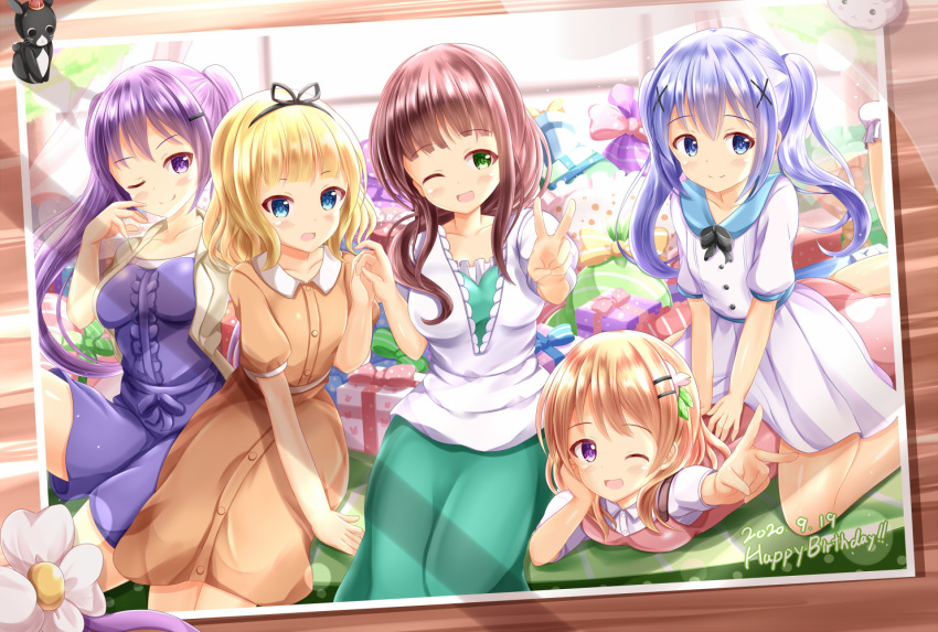 5girls anko_(gochiusa) bangs black_bow black_hairband black_ribbon blonde_hair blue_eyes blue_hair blue_sailor_collar bow box breasts brown_dress brown_hair brown_jacket center_frills collared_dress collared_shirt commentary_request dated dress dress_shirt eyebrows_visible_through_hair frilled_pillow frills gift gift_box gochuumon_wa_usagi_desu_ka? green_dress green_eyes hair_between_eyes hair_ornament hair_ribbon hairband hairclip happy_birthday hoto_cocoa jacket kafuu_chino kirima_sharo long_hair medium_breasts multiple_girls open_clothes open_jacket photo_(object) pillow pink_dress puffy_short_sleeves puffy_sleeves purple_hair purple_shirt purple_shorts ribbon sailor_collar sailor_dress shirt short_shorts short_sleeves shorts sitting sitting_on_person tedeza_rize tippy_(gochiusa) twintails ujimatsu_chiya v very_long_hair violet_eyes white_dress white_shirt x_hair_ornament zenon_(for_achieve)