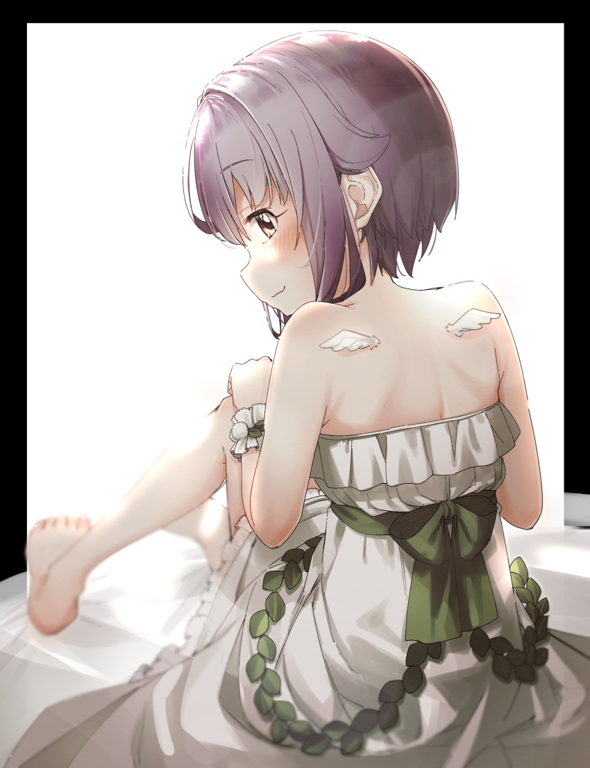 1girl bangs bare_shoulders barefoot black_border blush border bow closed_mouth dress eyebrows_visible_through_hair feathered_wings from_behind green_bow hair_between_eyes hair_flaps highres idolmaster idolmaster_cinderella_girls koshimizu_sachiko looking_at_viewer looking_back mini_wings outside_border profile purple_hair short_hair sitting smile solo strapless strapless_dress white_dress white_wings wings wrist_cuffs yukie_(kusaka_shi)