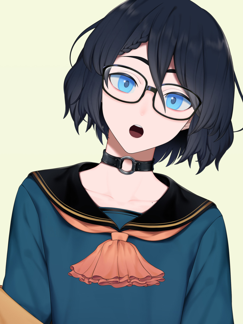 1boy bangs black-framed_eyewear black_choker black_hair black_sailor_collar blue_eyes blush border braid choker collarbone commentary_request glasses green_shirt hair_between_eyes head_tilt highres indie_virtual_youtuber kushizaki_(vtuber) looking_at_viewer male_focus neckerchief open_mouth otoko_no_ko sailor_collar shirt short_hair solo st_(youx1119) upper_body upper_teeth virtual_youtuber white_border yellow_background