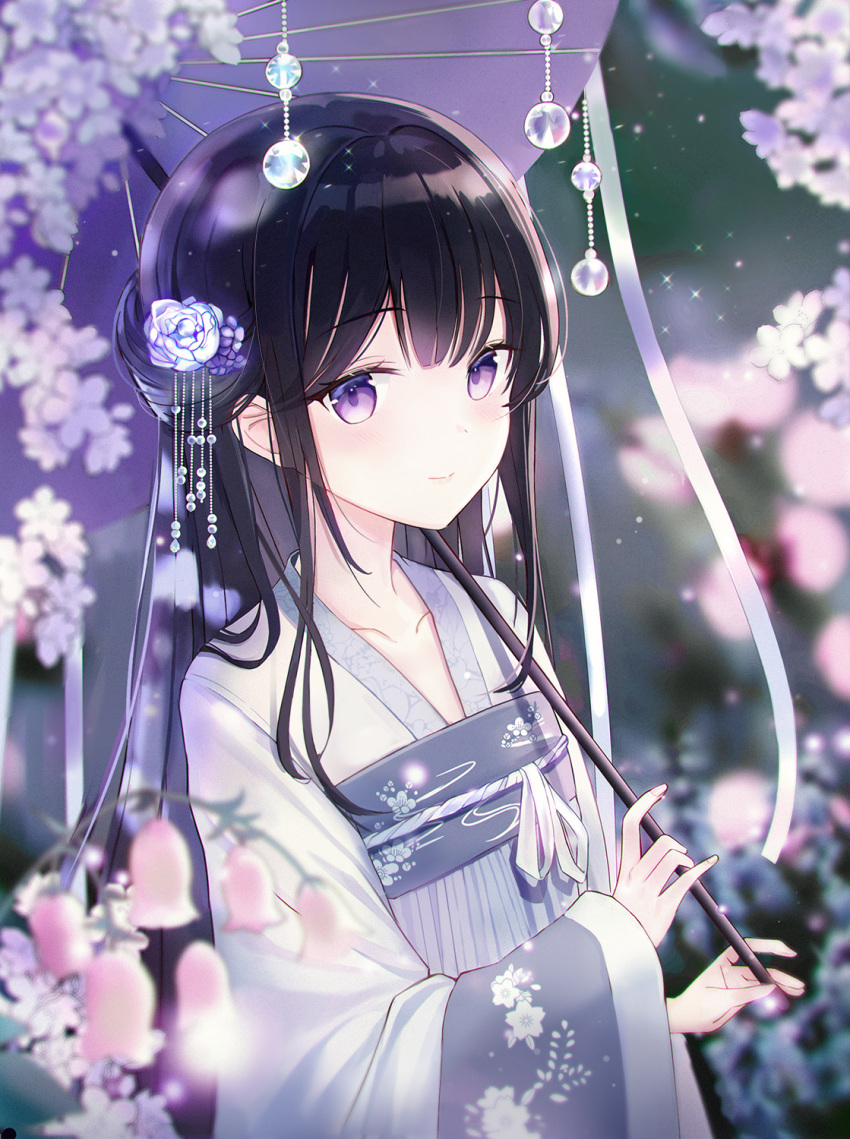 1girl bangs black_hair blurry blurry_background blurry_foreground blush chinese_clothes closed_mouth collarbone commentary_request depth_of_field eyebrows_visible_through_hair flower hair_flower hair_ornament hanfu highres holding holding_umbrella iren_lovel long_hair long_sleeves looking_at_viewer oriental_umbrella original purple_flower purple_umbrella rose sleeves_past_wrists smile solo umbrella very_long_hair violet_eyes white_flower white_rose wide_sleeves