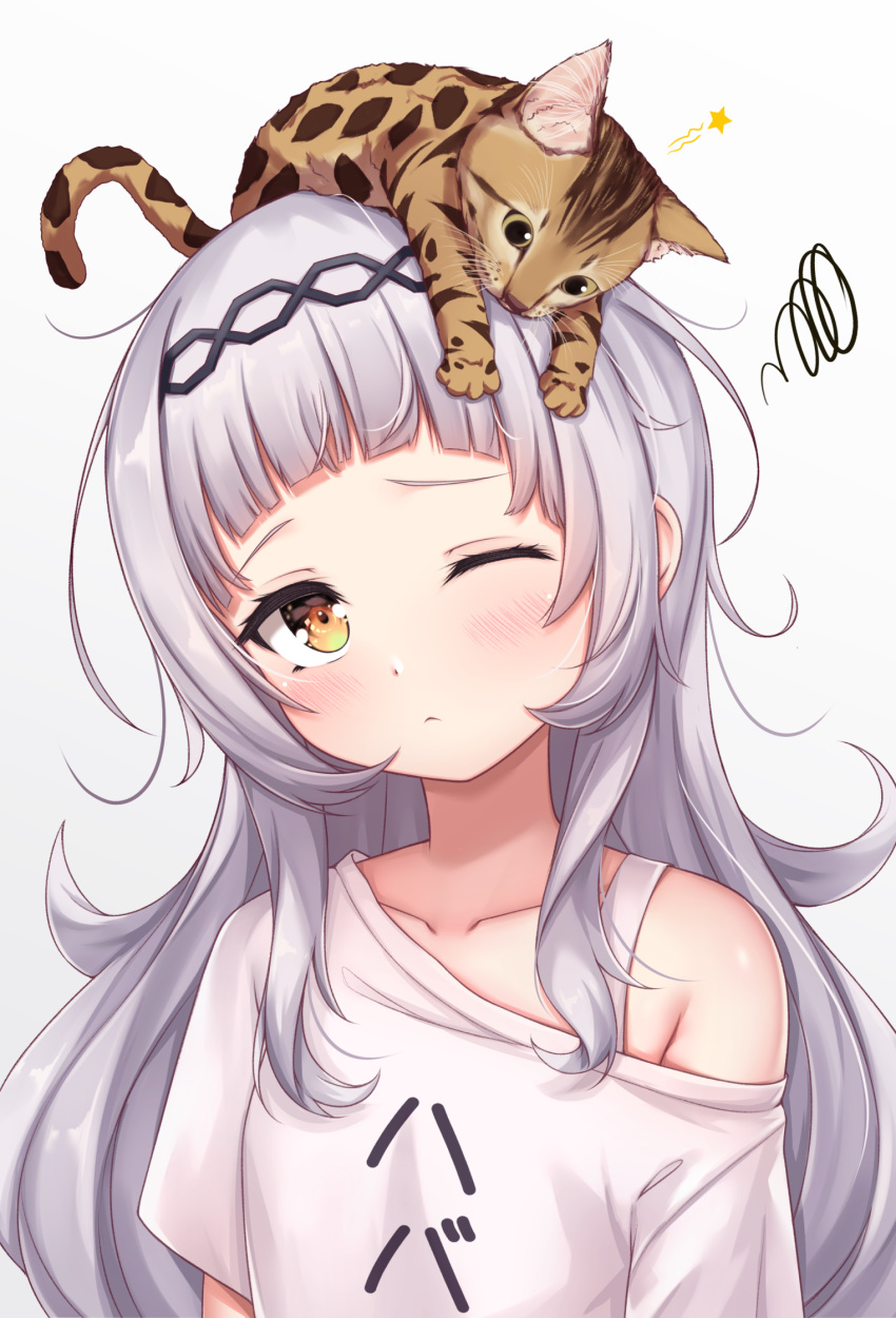 1girl animal animal_on_head arata_(xin) bangs blunt_bangs blush brown_eyes cat cat_on_head closed_mouth collarbone commentary_request grey_hair hair_ornament hat highres hololive long_hair looking_at_viewer murasaki_shion off_shoulder on_head one_eye_closed shirt short_sleeves silver_hair simple_background single_bare_shoulder smile solo upper_body virtual_youtuber witch_hat